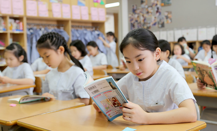 朝の読書・読み聞かせ